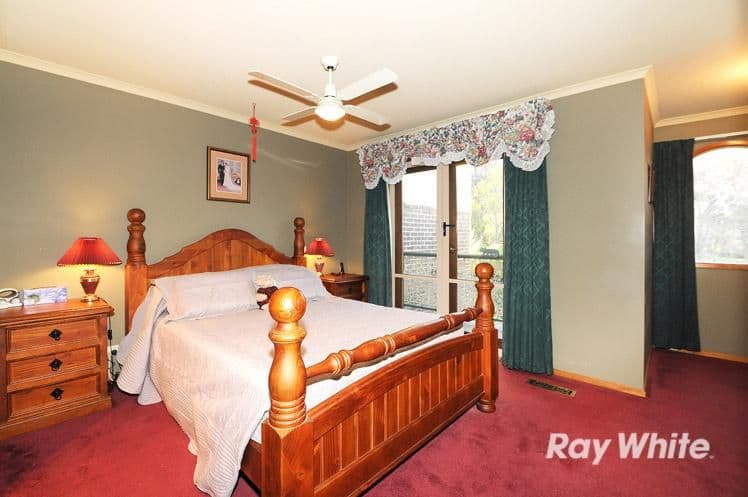 10 Tarrangower Place, Berwick VIC 3806, Berwick - Thumbnail 5