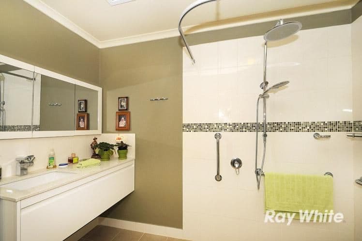 10 Tarrangower Place, Berwick VIC 3806, Berwick - Thumbnail 6