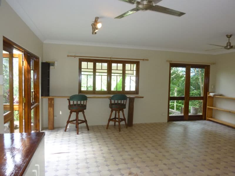 8  Tari Place, TRINITY BEACH QLD 4879, Trinity Beach - Thumbnail 2