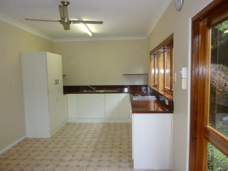 8  Tari Place, TRINITY BEACH QLD 4879, Trinity Beach - Thumbnail 4