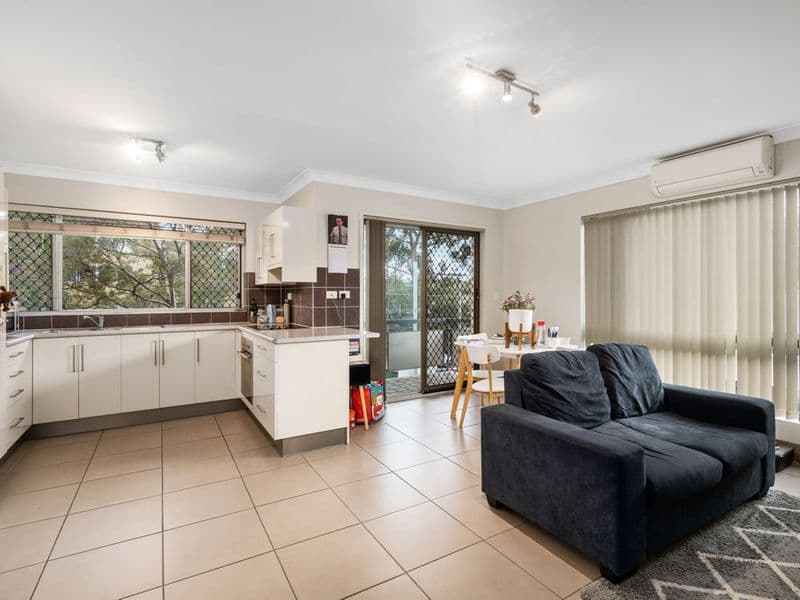 42 Garden Terrace, Newmarket - Image 1