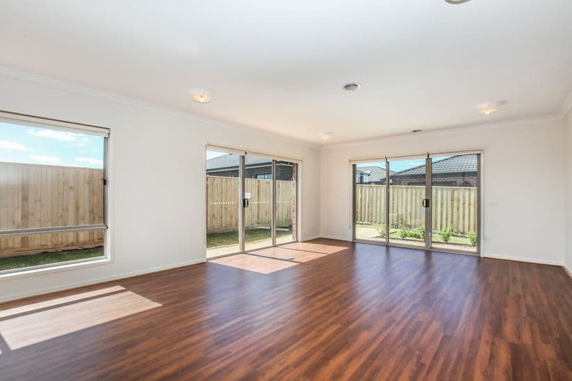18 Kenmare Approach, Wollert VIC 3750, Wollert - Thumbnail 2
