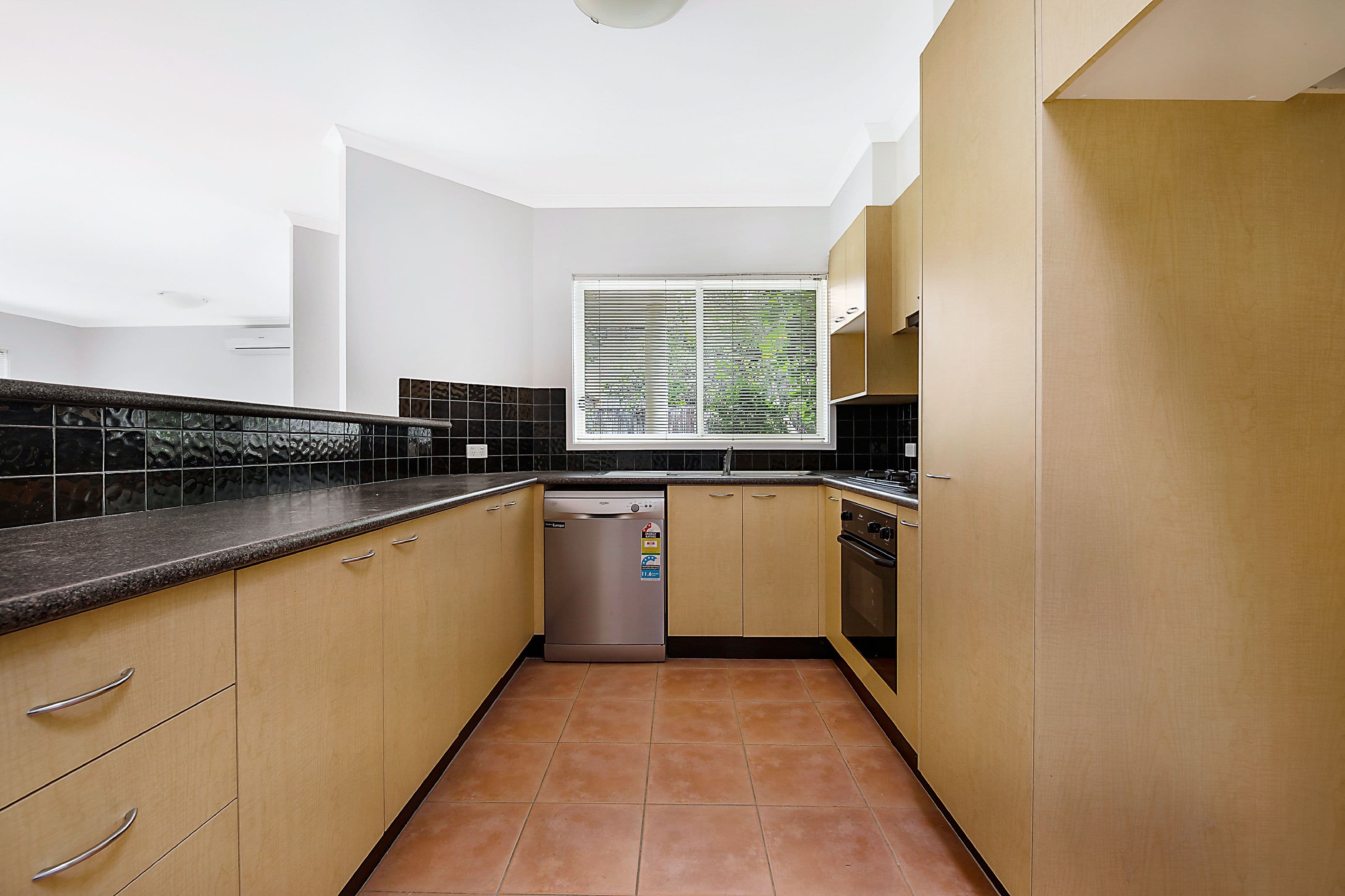 10 Boyanna Road, Glen Waverley VIC 3150, Glen Waverley - Thumbnail 2