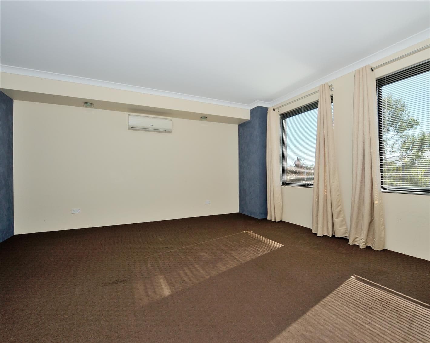 6 Hoyton Close, ELLENBROOK WA 6069, Ellenbrook - Thumbnail 2