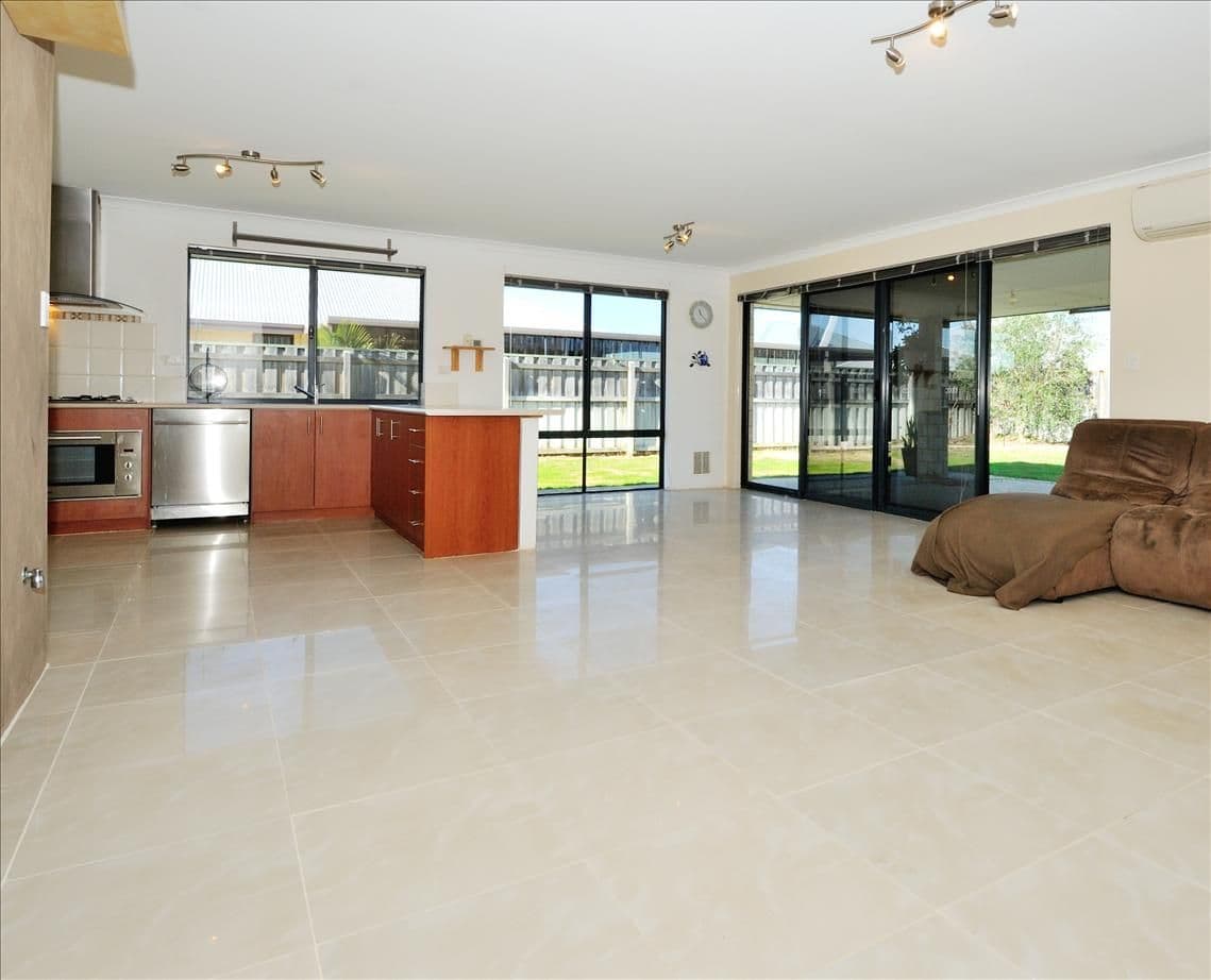 6 Hoyton Close, ELLENBROOK WA 6069, Ellenbrook - Thumbnail 3
