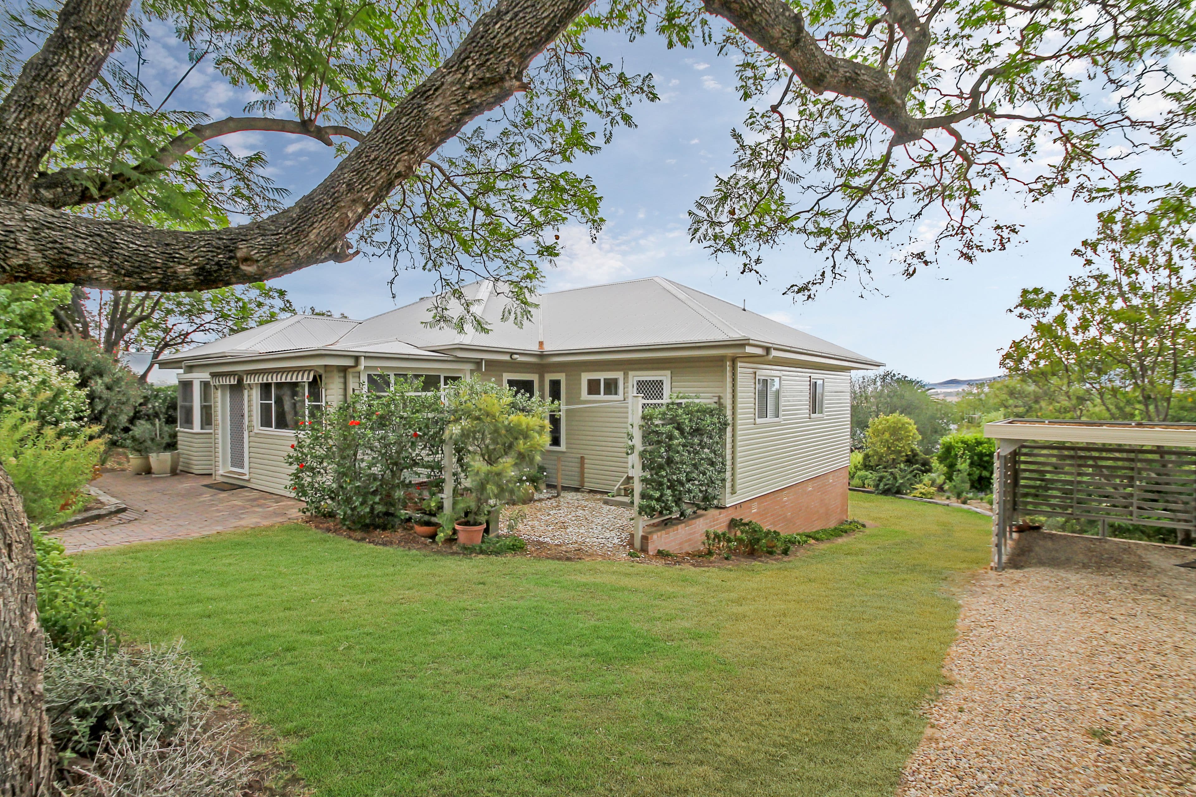 31 Nowland Avenue, Quirindi - Image 1