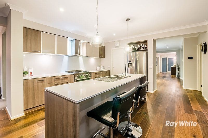 16 Percheron Way, Clyde North VIC 3978, Clyde North - Thumbnail 2