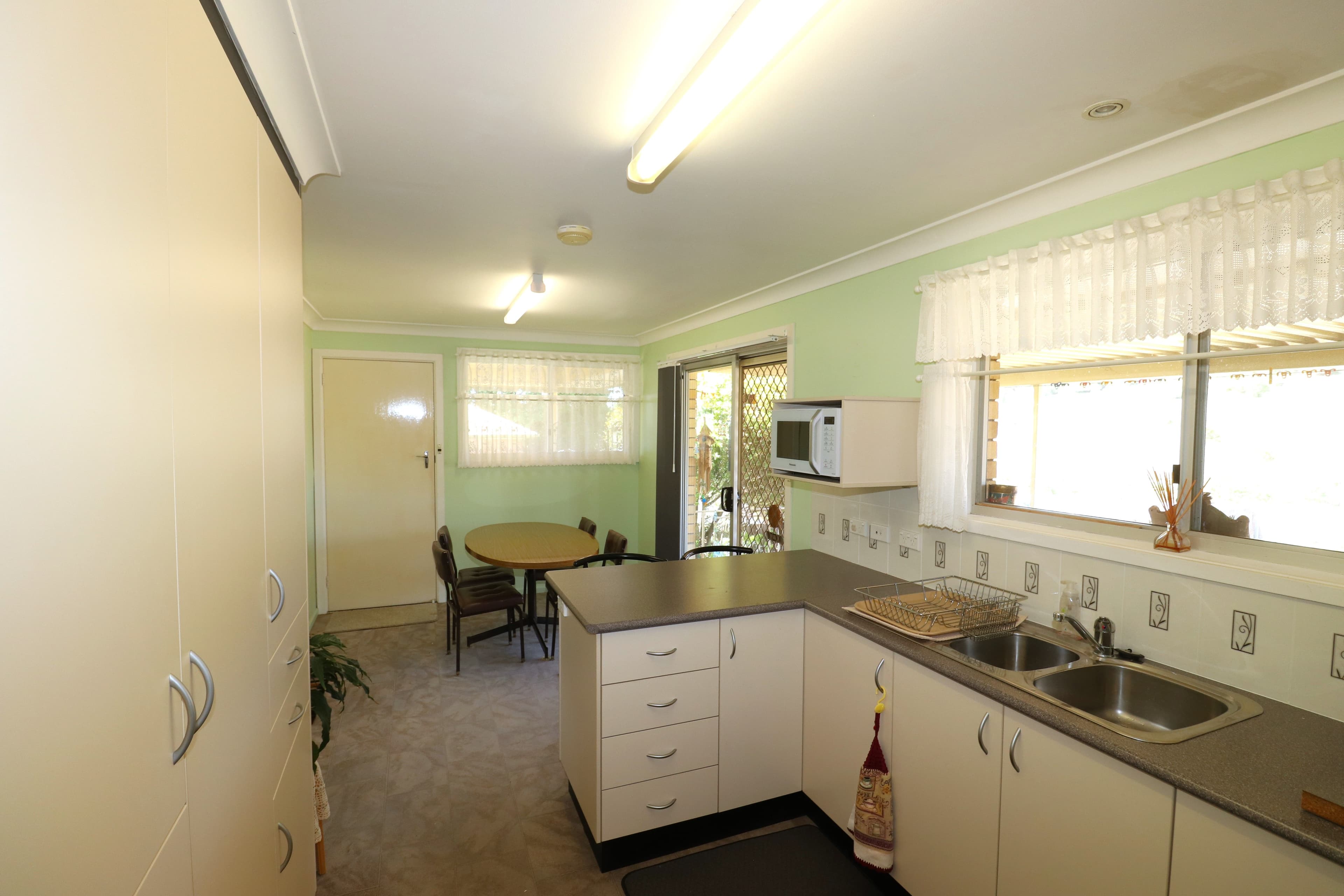 93 Hunter Street, Glen Innes NSW 2370, Glen Innes - Thumbnail 5
