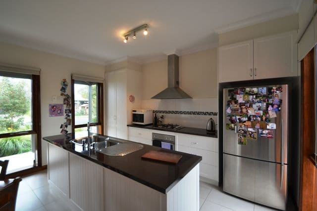 30 Butler Street, SEYMOUR VIC 3660, Seymour - Thumbnail 5