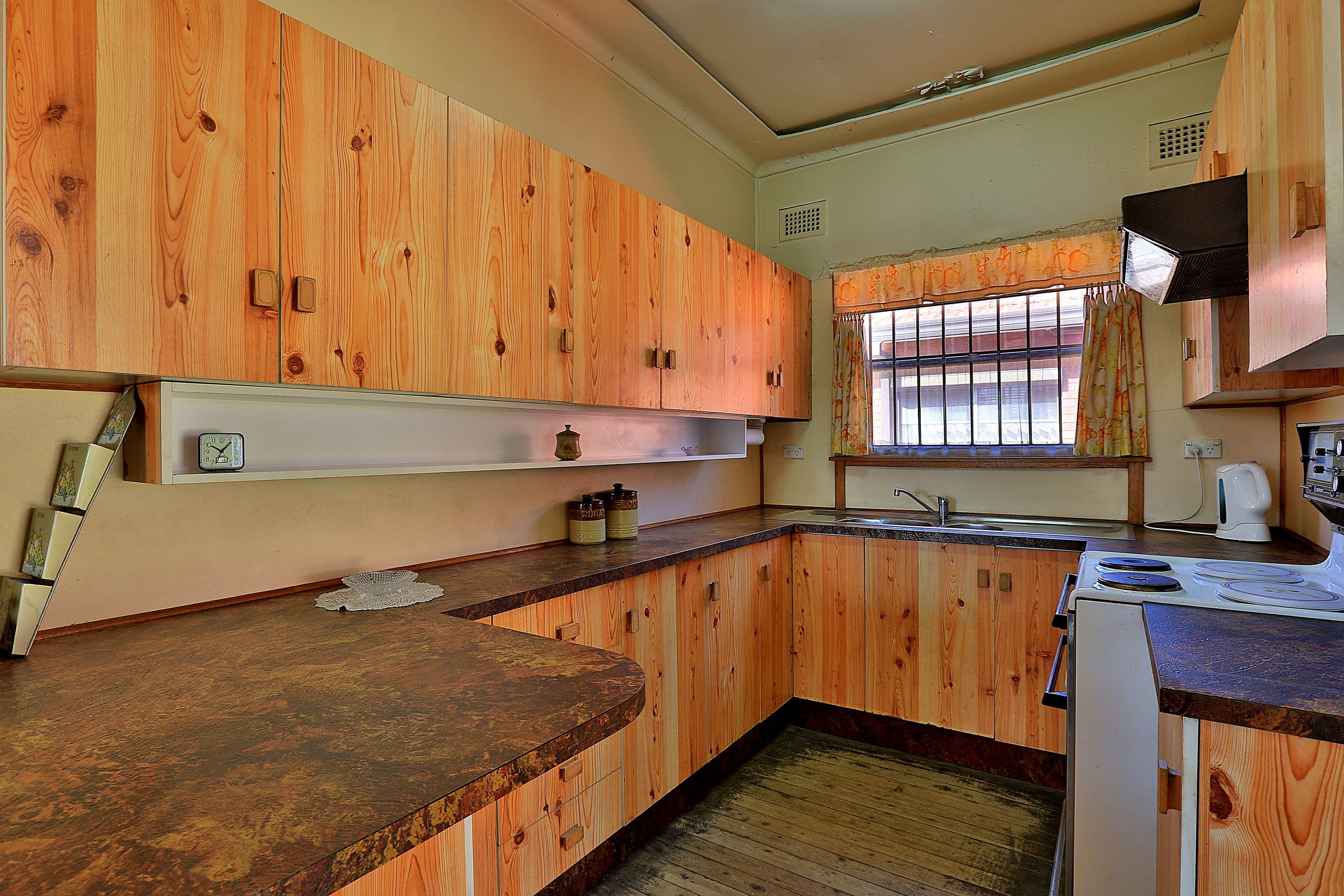 1 Tewinga Road, Birrong - Thumbnail 3