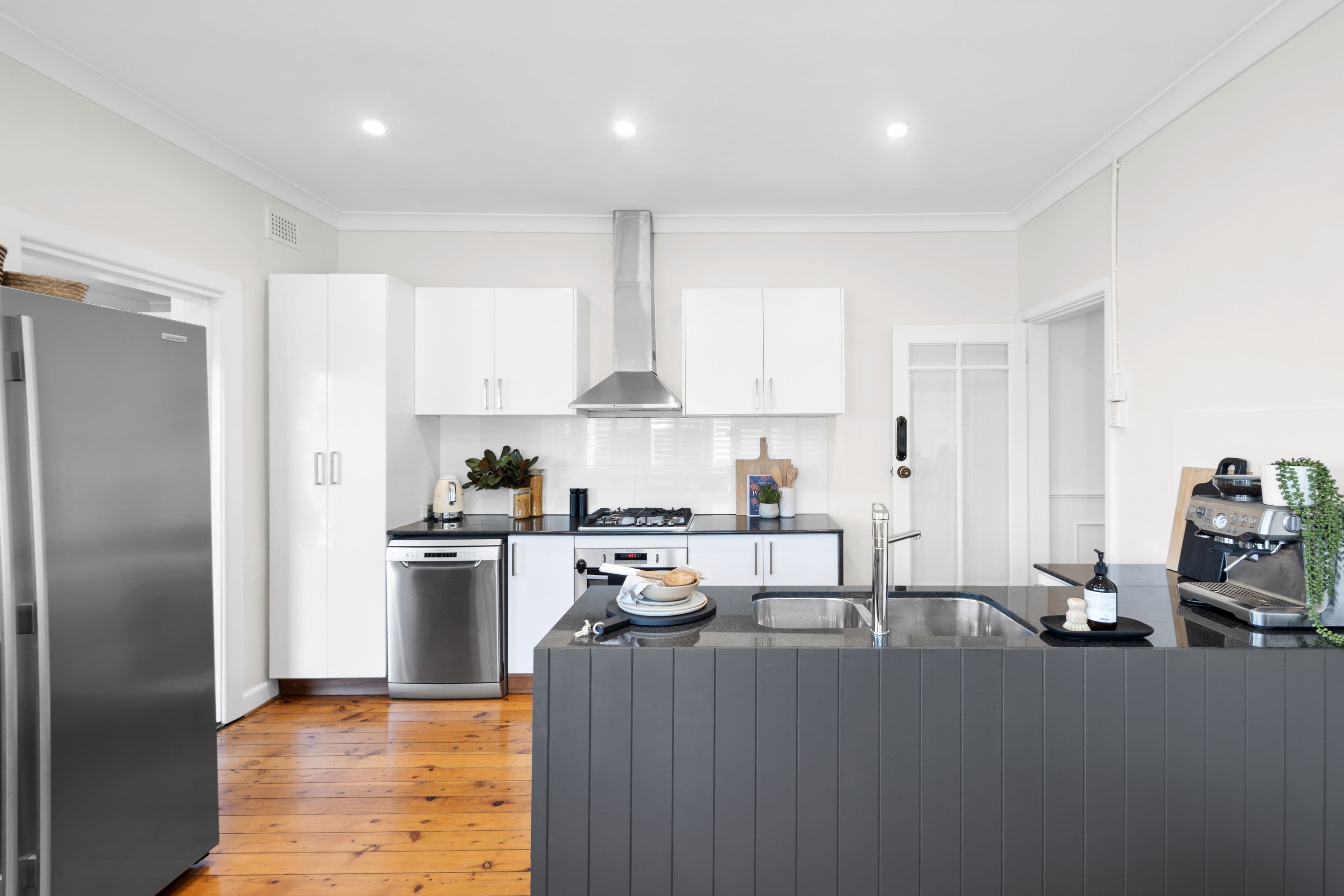142 Newington Road, Marrickville NSW 2204, Marrickville - Thumbnail 3