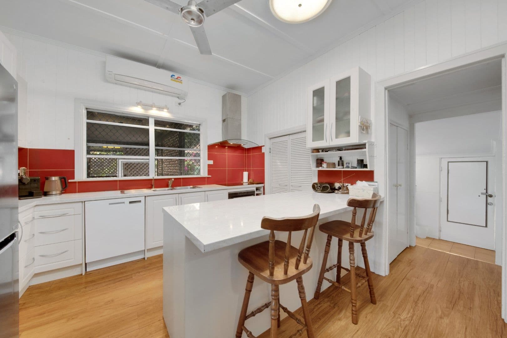 10 Dennis Street, Gladstone Central QLD 4680, Gladstone Central - Thumbnail 7
