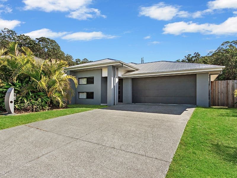 4 Logan Crescent, Oxenford QLD 4210, Oxenford - Thumbnail 2