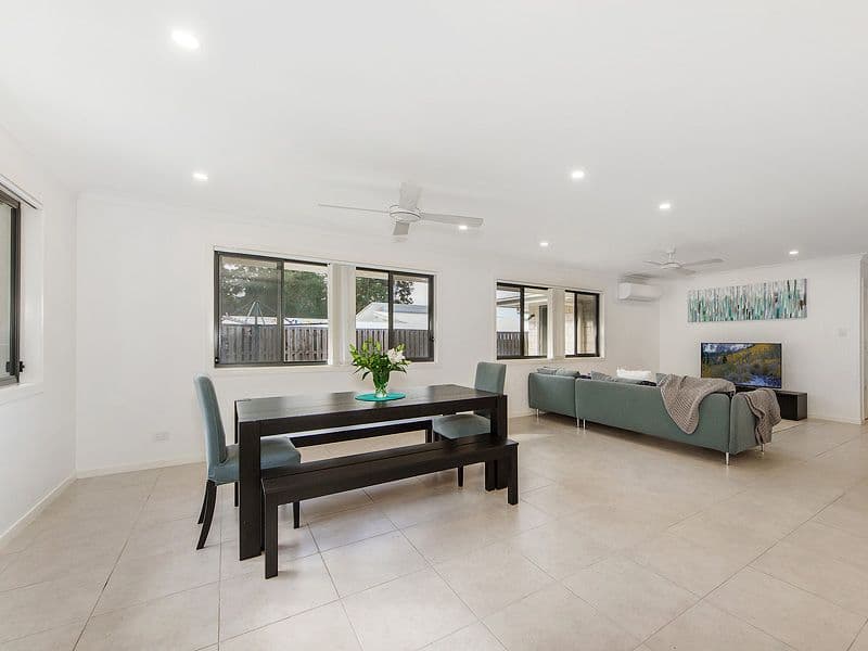 4 Logan Crescent, Oxenford QLD 4210, Oxenford - Thumbnail 4