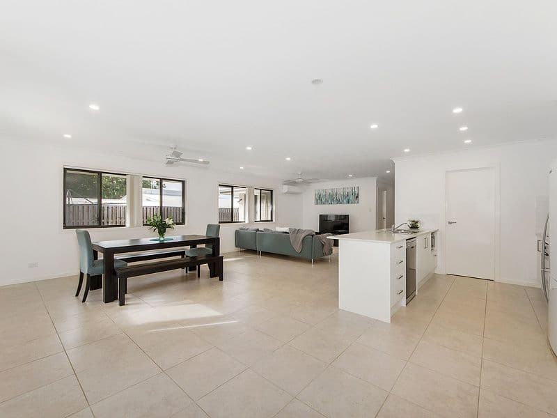 4 Logan Crescent, Oxenford QLD 4210, Oxenford - Thumbnail 5