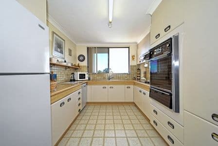 8 Paradise Parade, Paradise Point QLD 4216, Paradise Point - Thumbnail 4