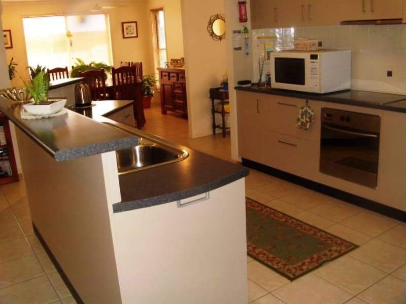 11 Salmon Court, ANDERGROVE QLD 4740, Andergrove - Thumbnail 2