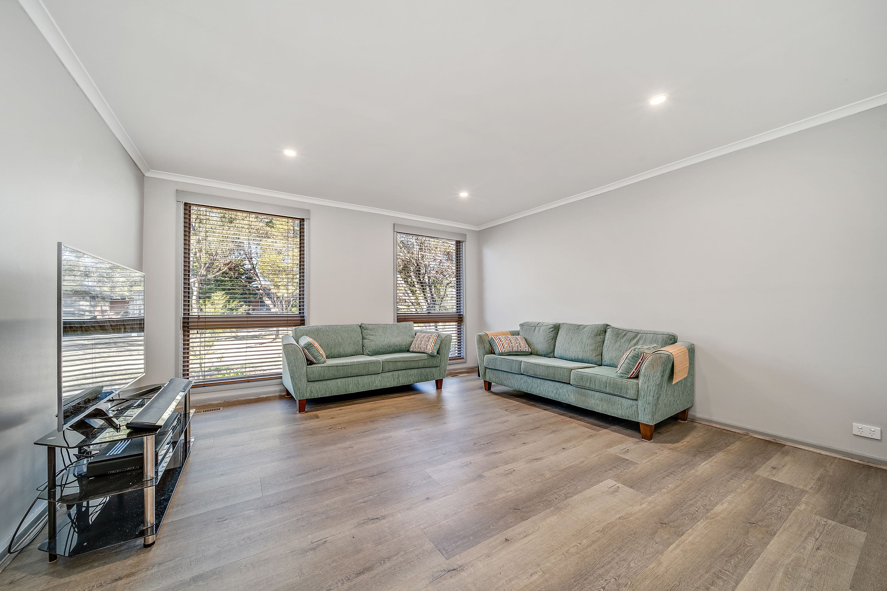 8 Keeling Place, Kambah ACT 2902, Kambah - Thumbnail 2