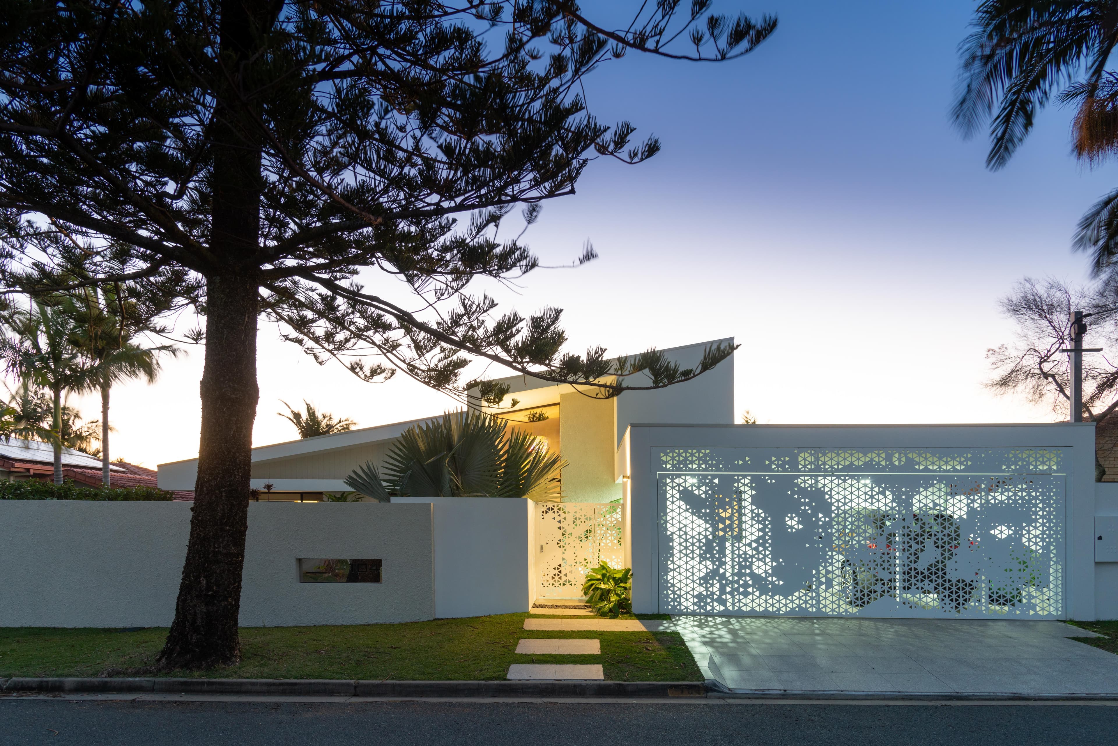 104 Gibraltar Drive, Isle Of Capri QLD 4217, Isle Of Capri - Thumbnail 4