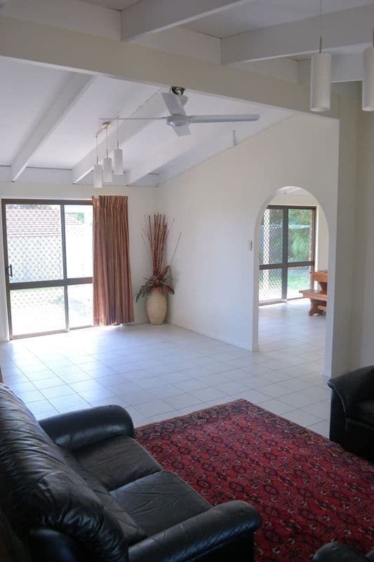 8 Poinciana Avenue, MOOLOOLABA QLD 4557, Mooloolaba - Thumbnail 5