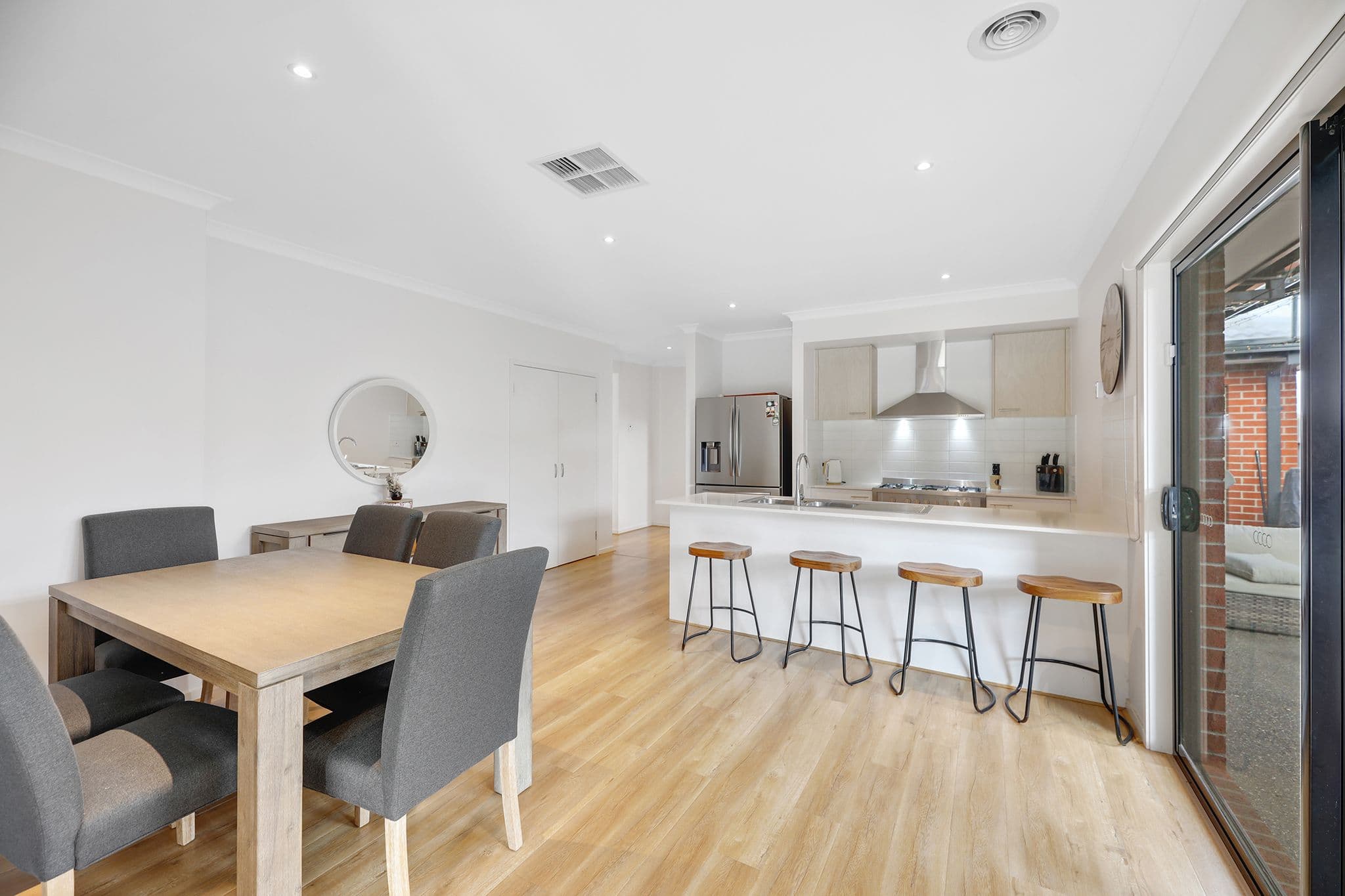 3 Holly Street, Warragul VIC 3820, Warragul - Thumbnail 5