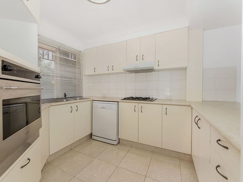 37 Ward Street, Southport QLD 4215, Southport - Thumbnail 2