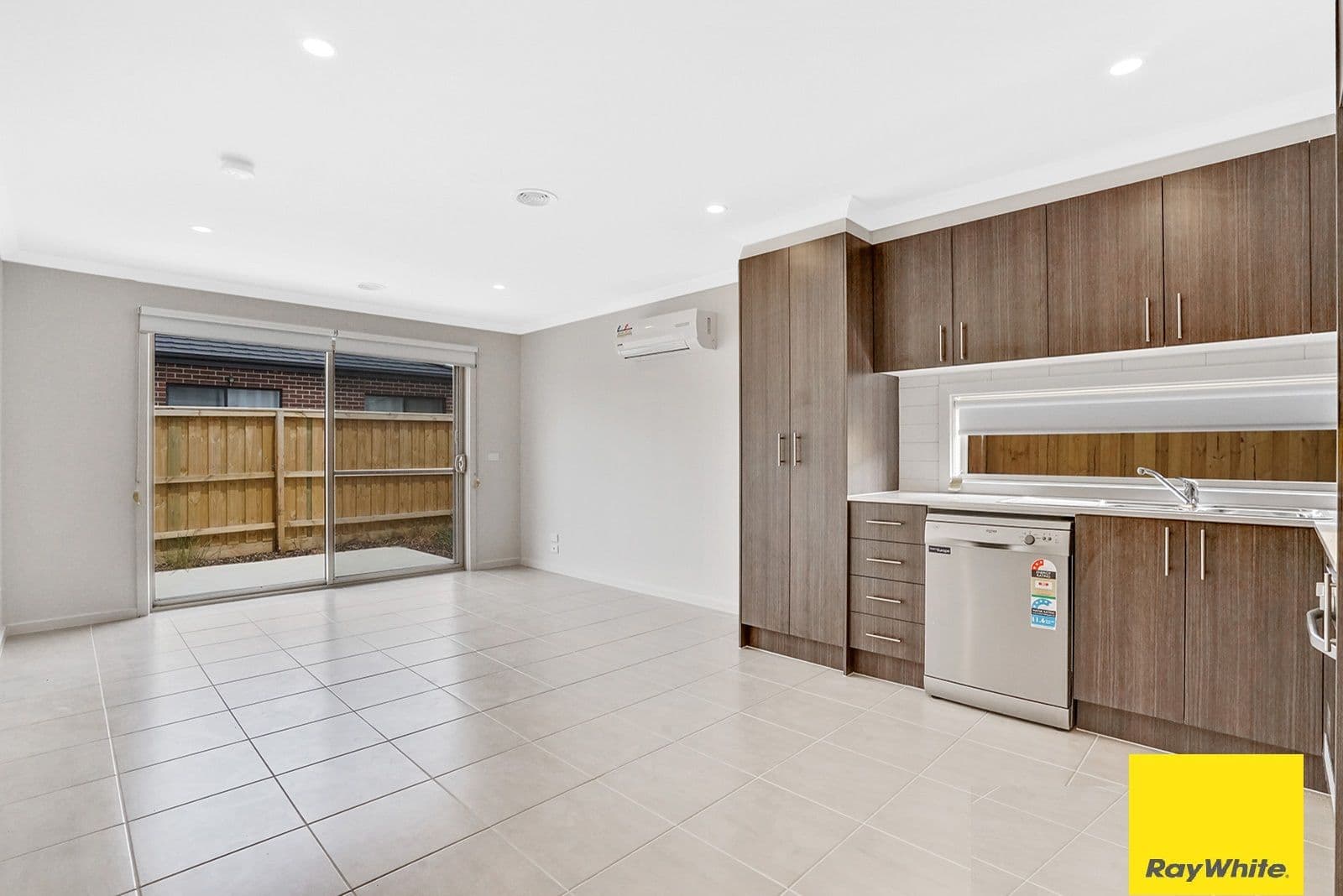 233 Blackforest Road, Werribee VIC 3030, Werribee - Thumbnail 4