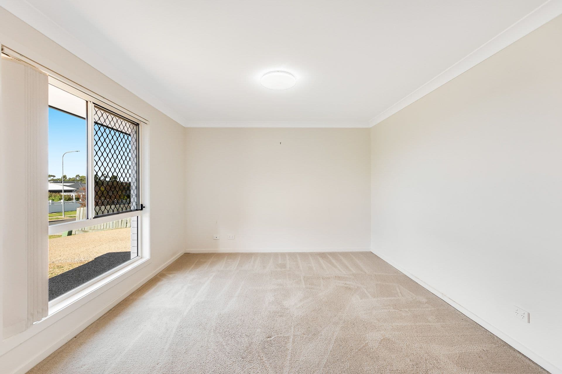10 Mcmorrow Street, Kearneys Spring QLD 4350, Kearneys Spring - Thumbnail 2