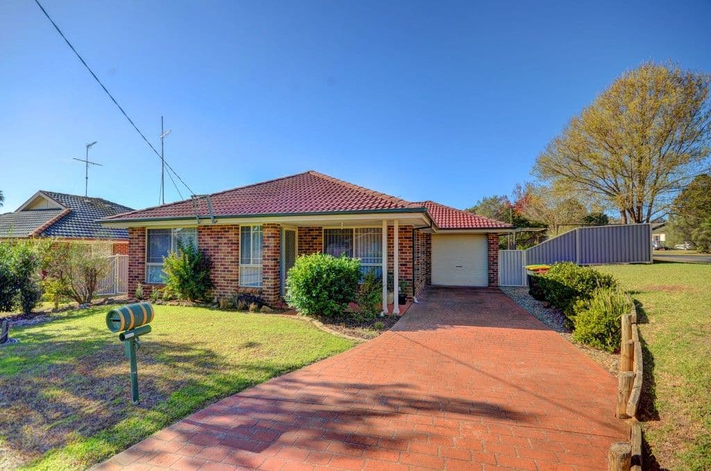 1 Harper Close, Tahmoor - Image 1