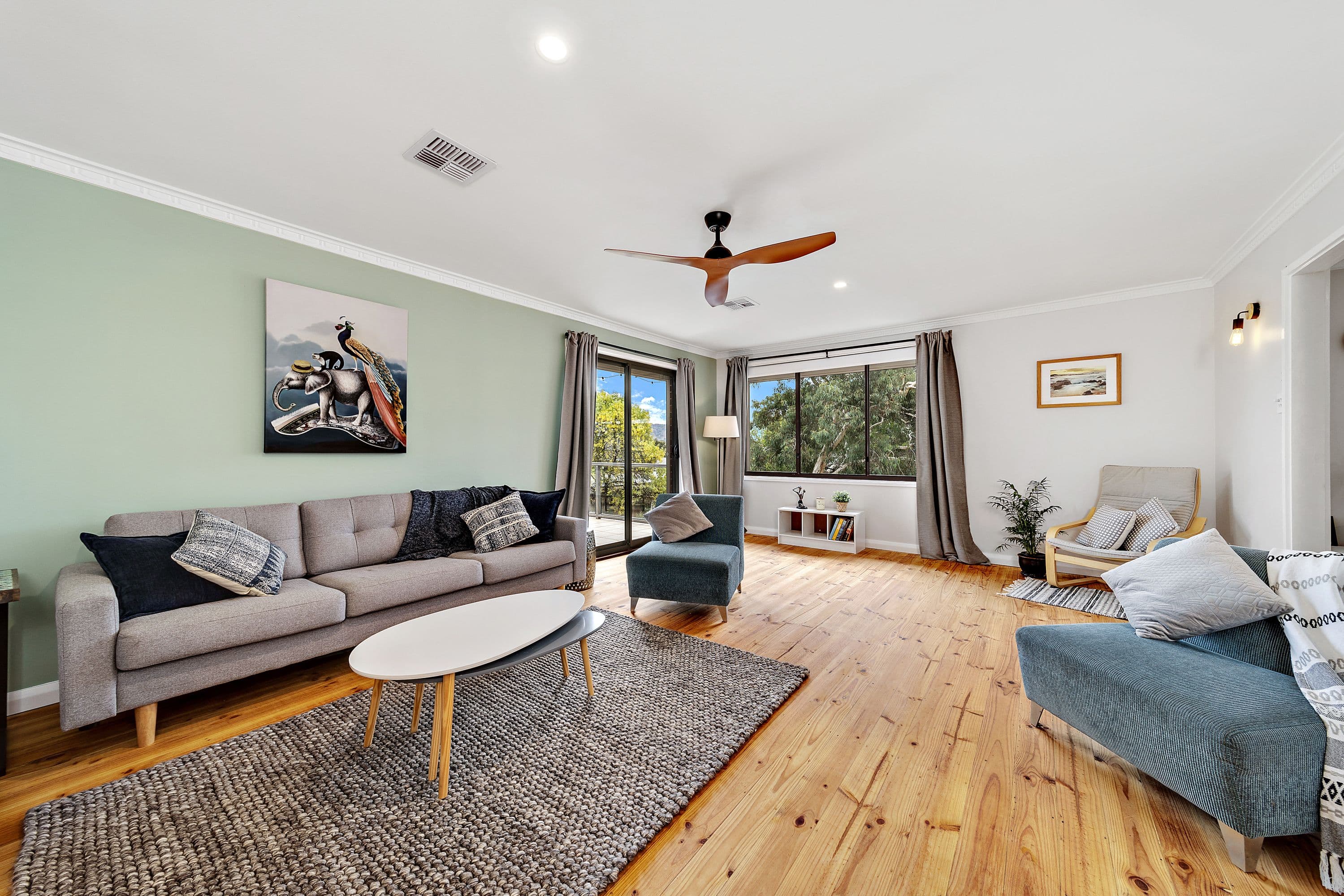 18 Lawrence Crescent, Kambah ACT 2902, Kambah - Thumbnail 2