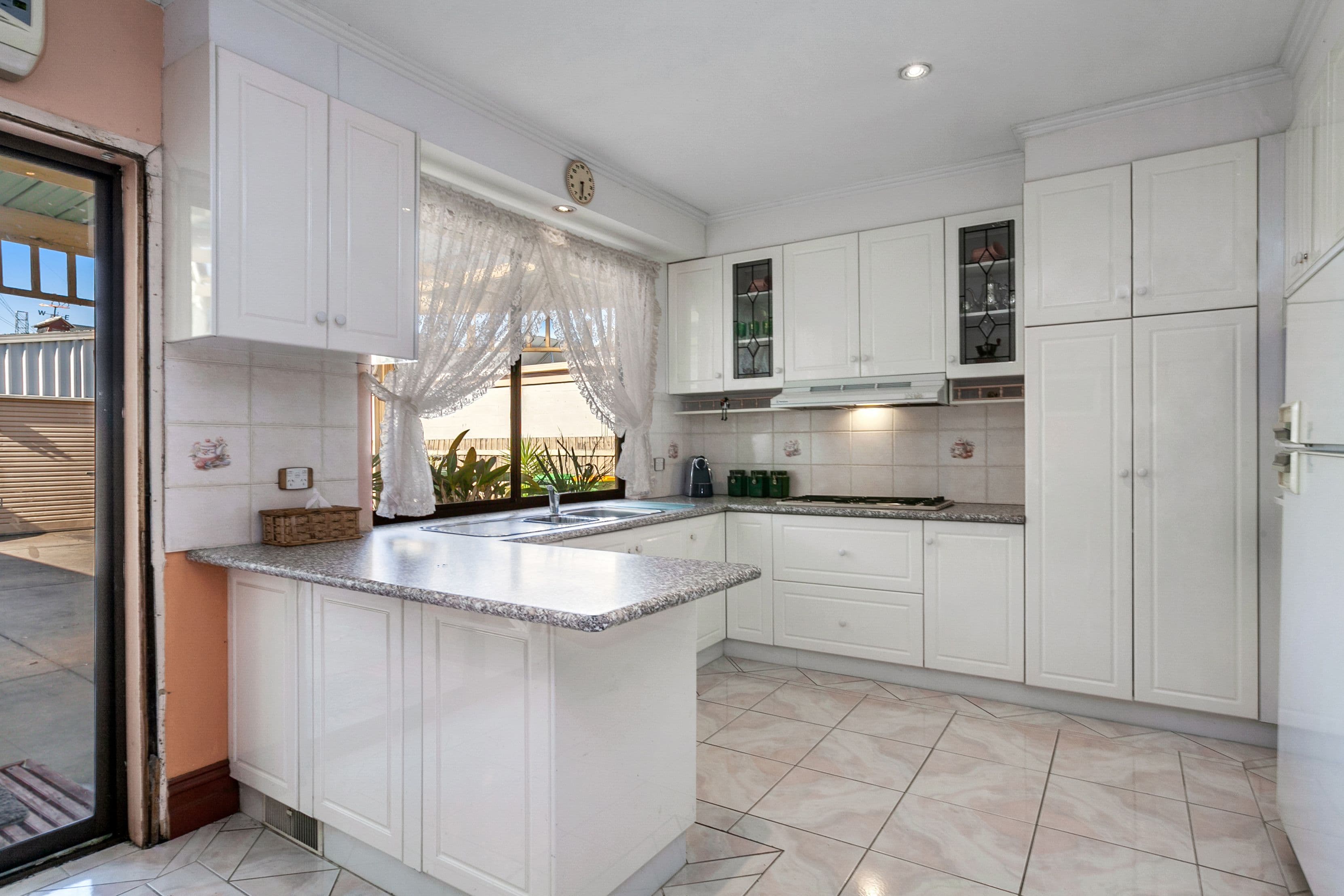 12 Merrilands Road, Reservoir VIC 3073, Reservoir - Thumbnail 4