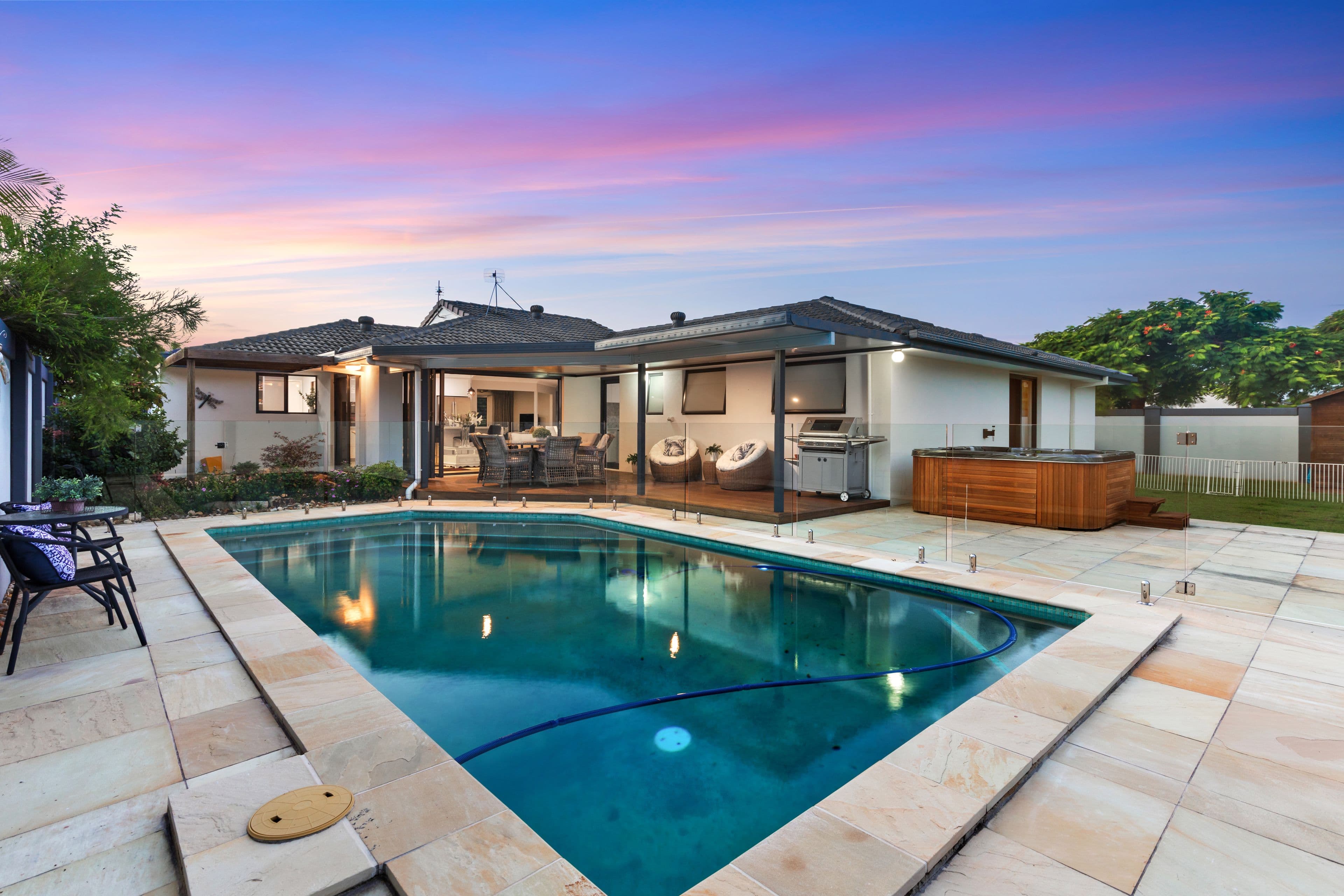 33 Port Jackson Boulevard, Clear Island Waters QLD 4226, Clear Island Waters - Thumbnail 2