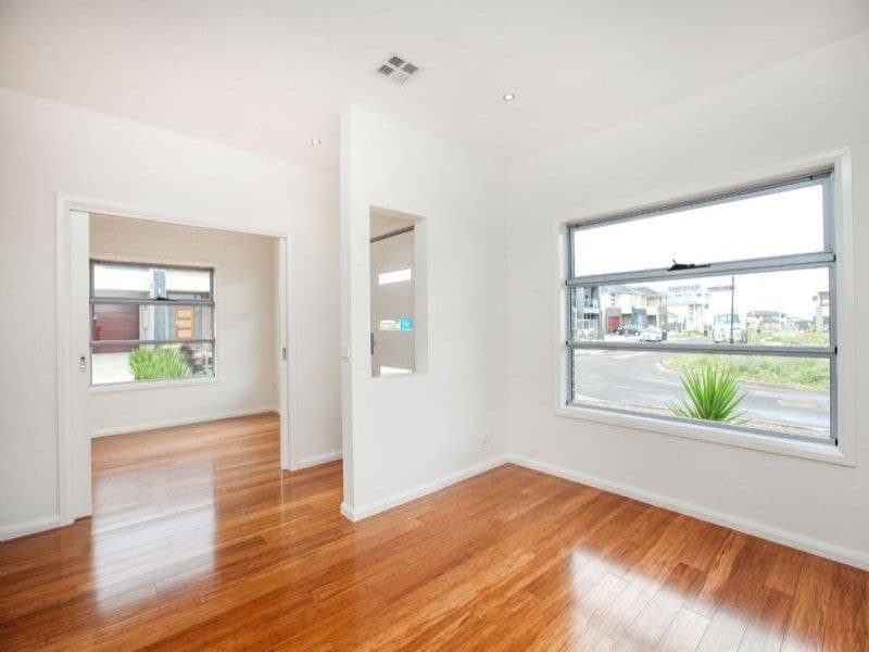41 Marine Parade, Caroline Springs - Thumbnail 8