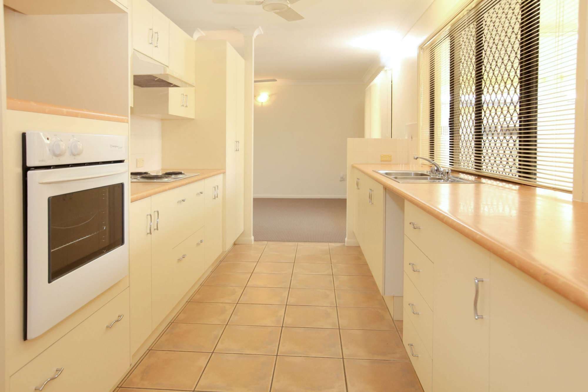 5 Emmet Court, ANNANDALE QLD 4814, Annandale - Thumbnail 4