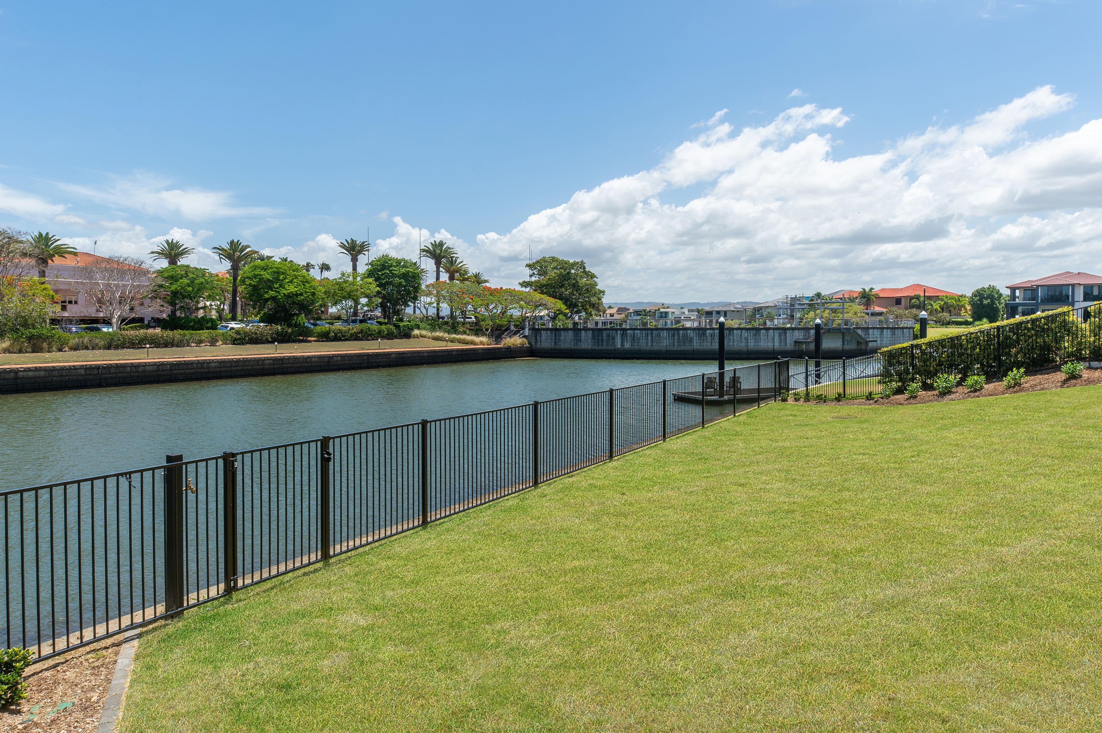 7423 Ellensbrook Drive, Hope Island QLD 4212, Hope Island - Thumbnail 4
