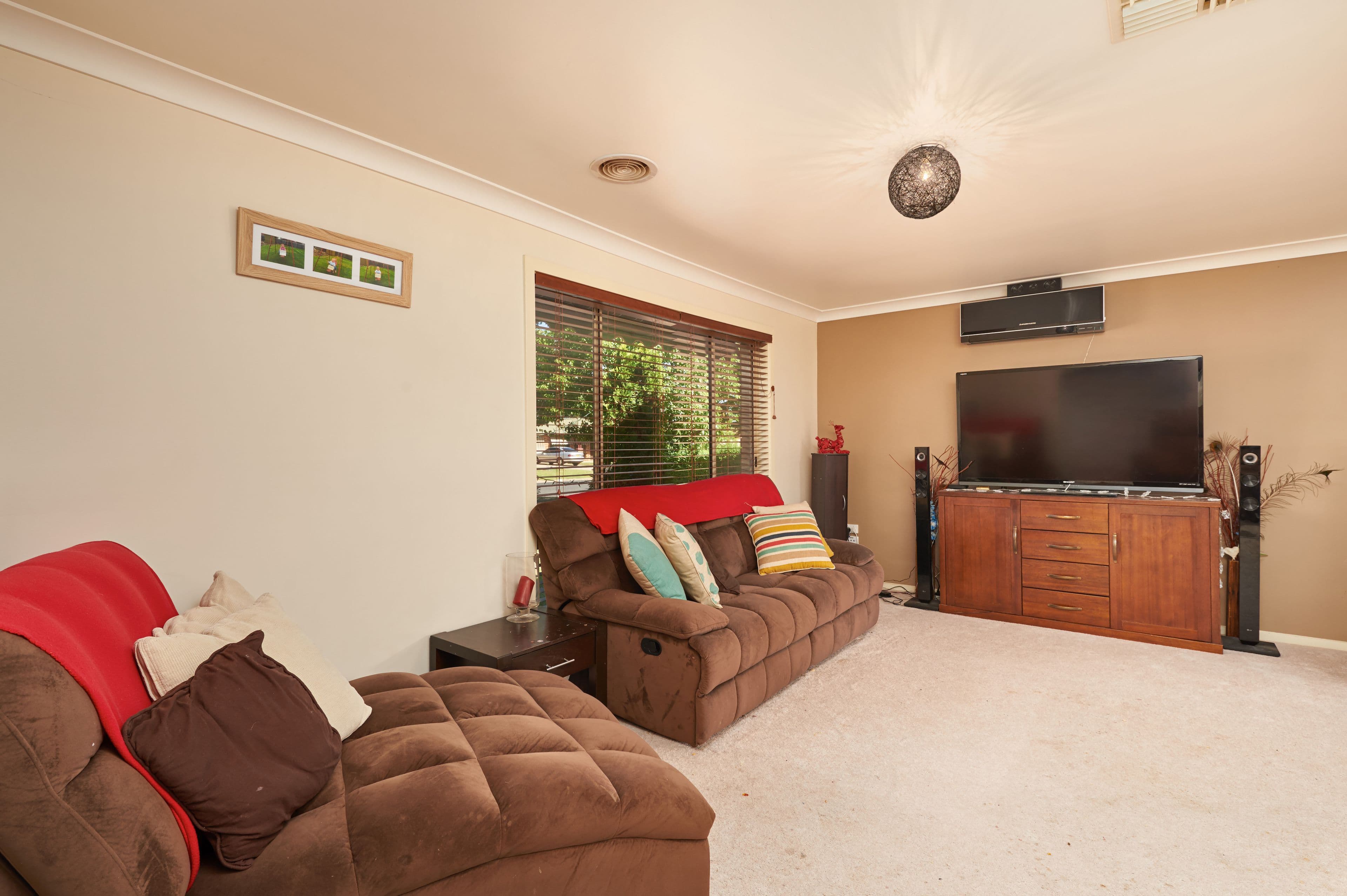 7 Elanora Place, Glenfield Park - Thumbnail 2