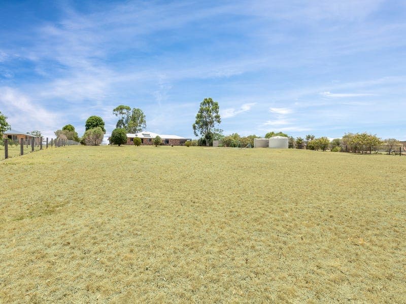 39 Pat Slattery Place, Lowood - Thumbnail 2