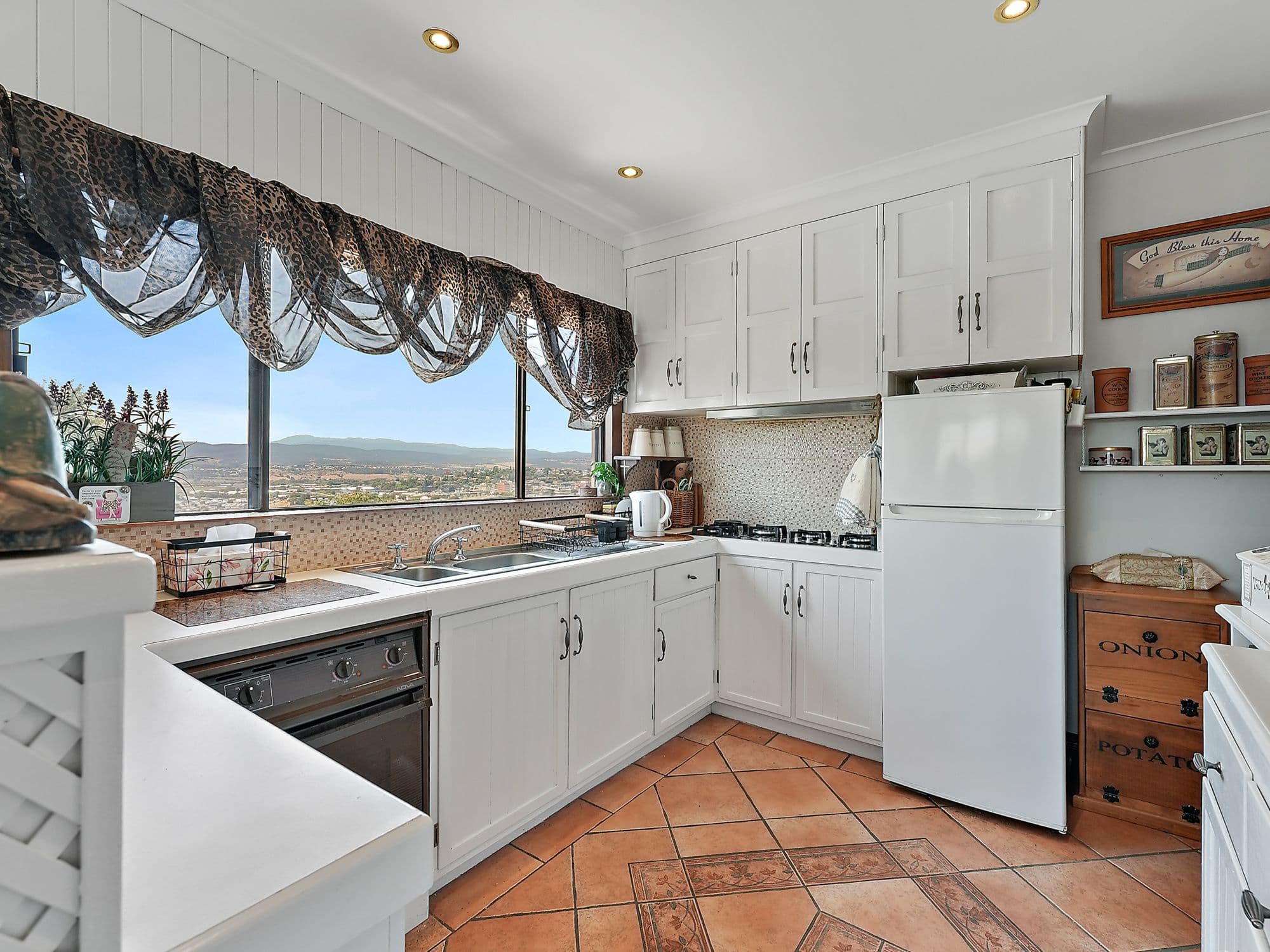 11 Osborne Avenue, Trevallyn TAS 7250, Trevallyn - Thumbnail 5