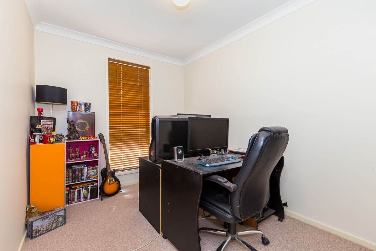 1 Berry Place, Surf Beach - Thumbnail 6
