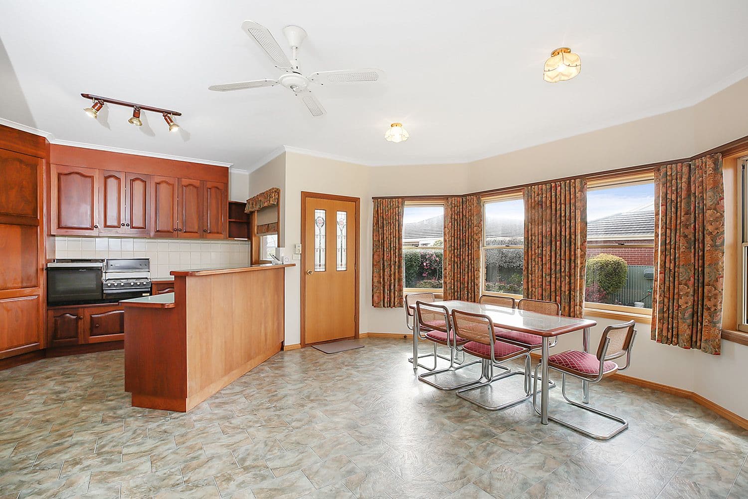 27 Tait Street, Camperdown VIC 3260, Camperdown - Thumbnail 2