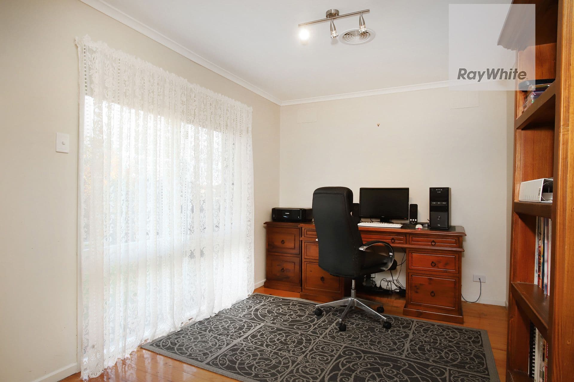 57 Lenoak Street, Gladstone Park VIC 3043, Gladstone Park - Thumbnail 5