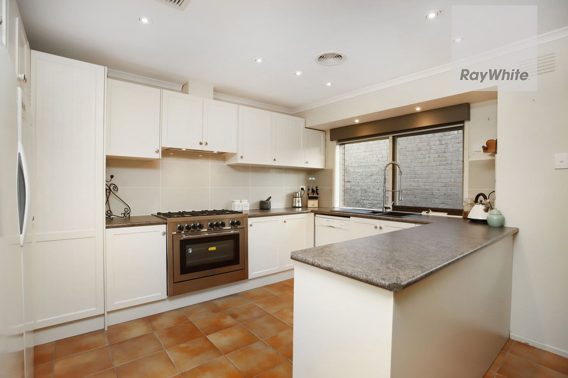 57 Lenoak Street, Gladstone Park VIC 3043, Gladstone Park - Thumbnail 7