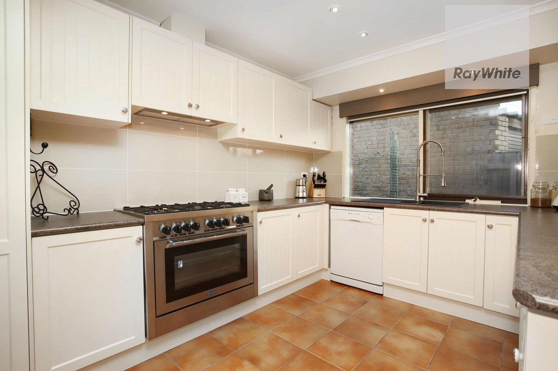 57 Lenoak Street, Gladstone Park VIC 3043, Gladstone Park - Thumbnail 8