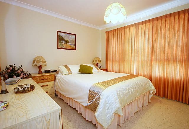 70 Flinders Road, GEORGES HALL NSW 2198, Georges Hall - Thumbnail 3