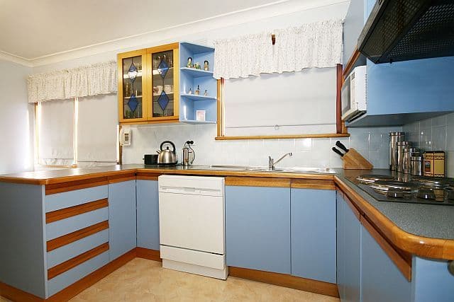 70 Flinders Road, GEORGES HALL NSW 2198, Georges Hall - Thumbnail 7