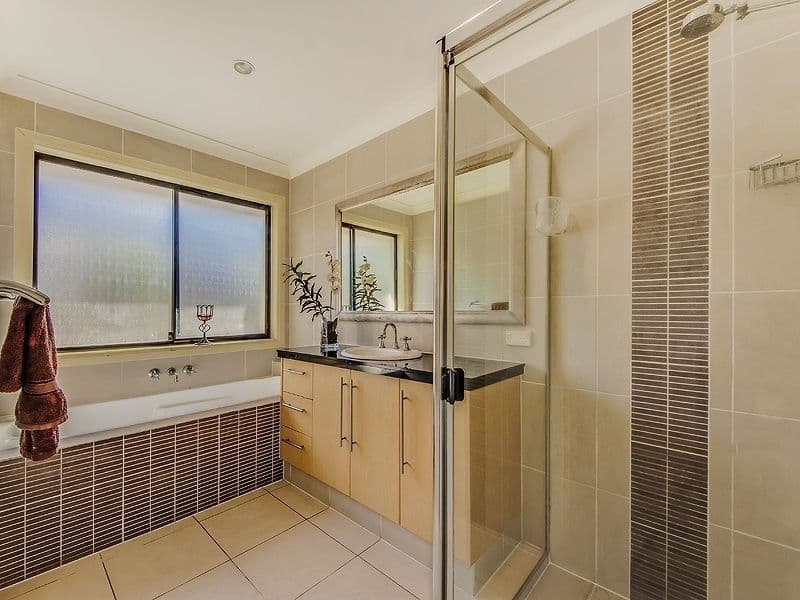10 Roberts Drive, MAUDSLAND QLD 4210, Maudsland - Thumbnail 7