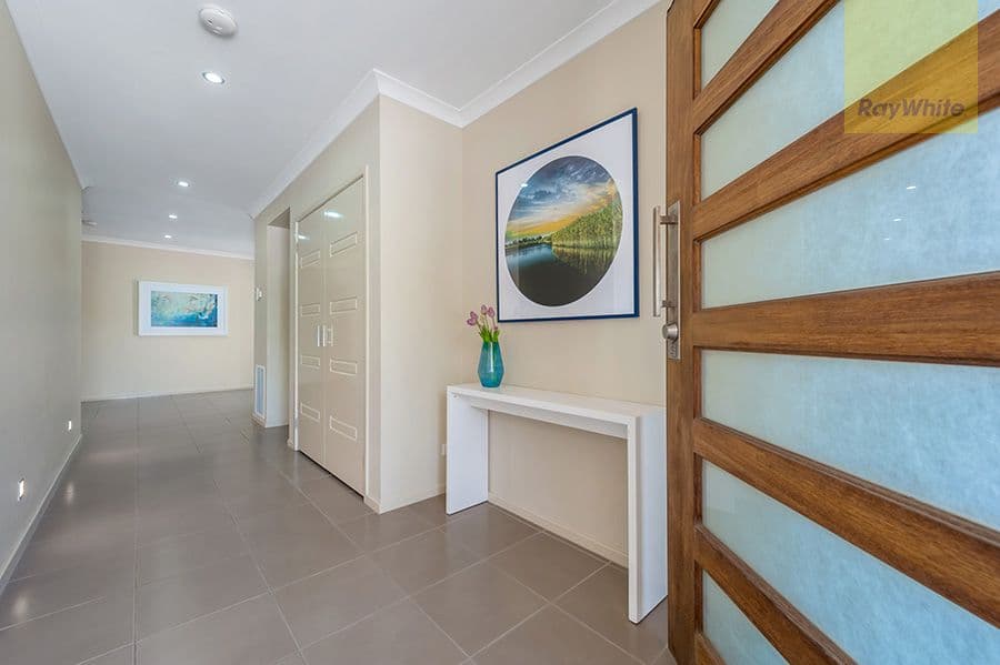 12 Kennet Way, Craigieburn VIC 3064, Craigieburn - Thumbnail 2