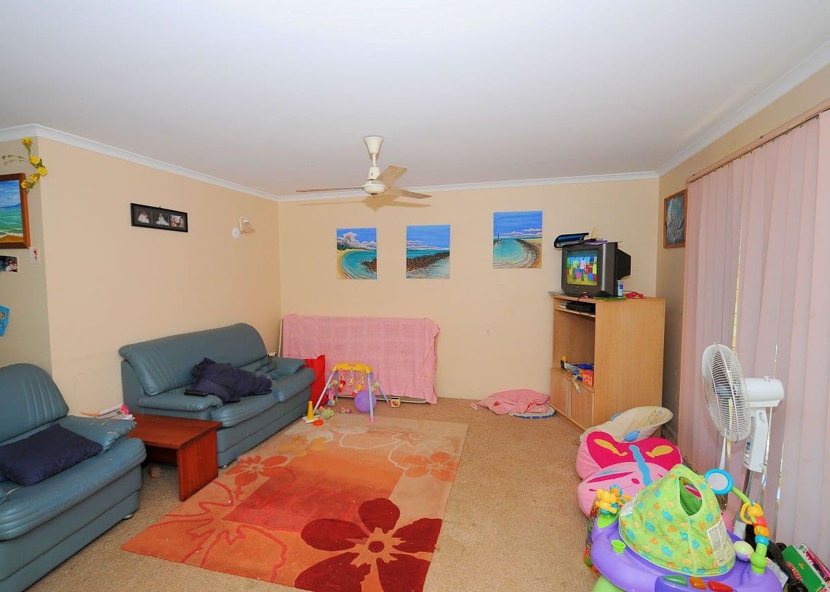 24 Wattlebird Lane, ELI WATERS QLD 4655, Eli Waters - Thumbnail 2