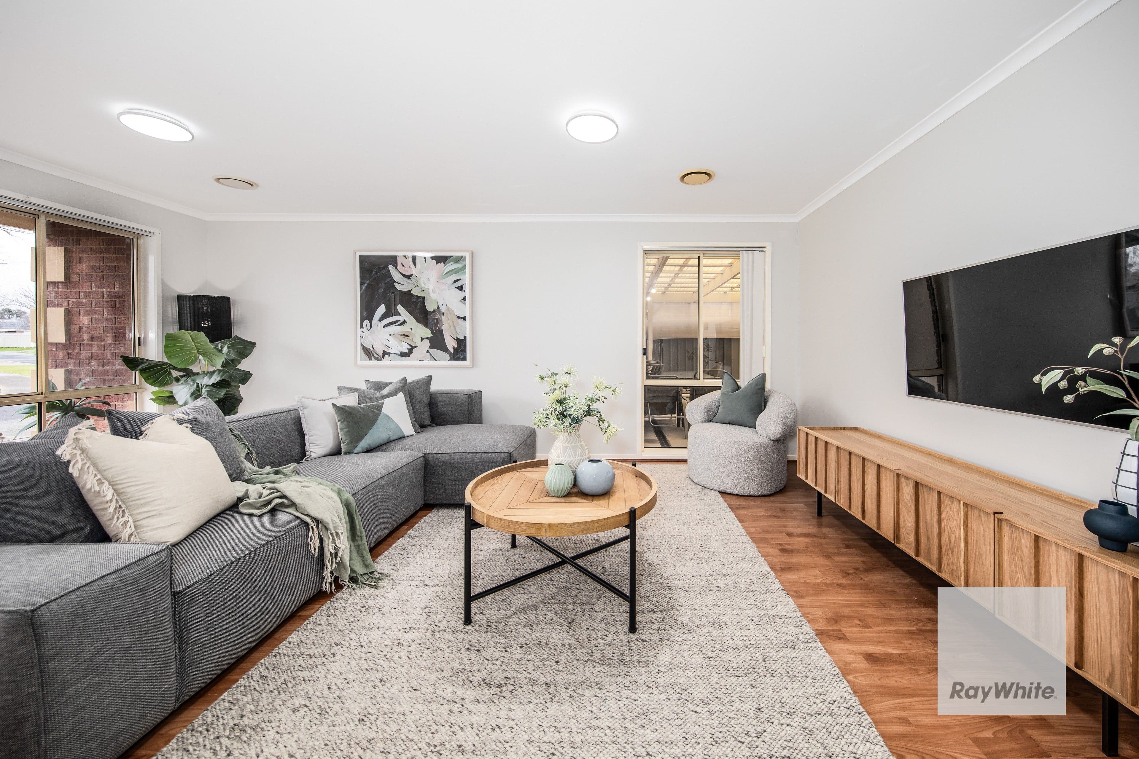 8 Elliott Court, Burnside VIC 3023, Burnside - Thumbnail 3