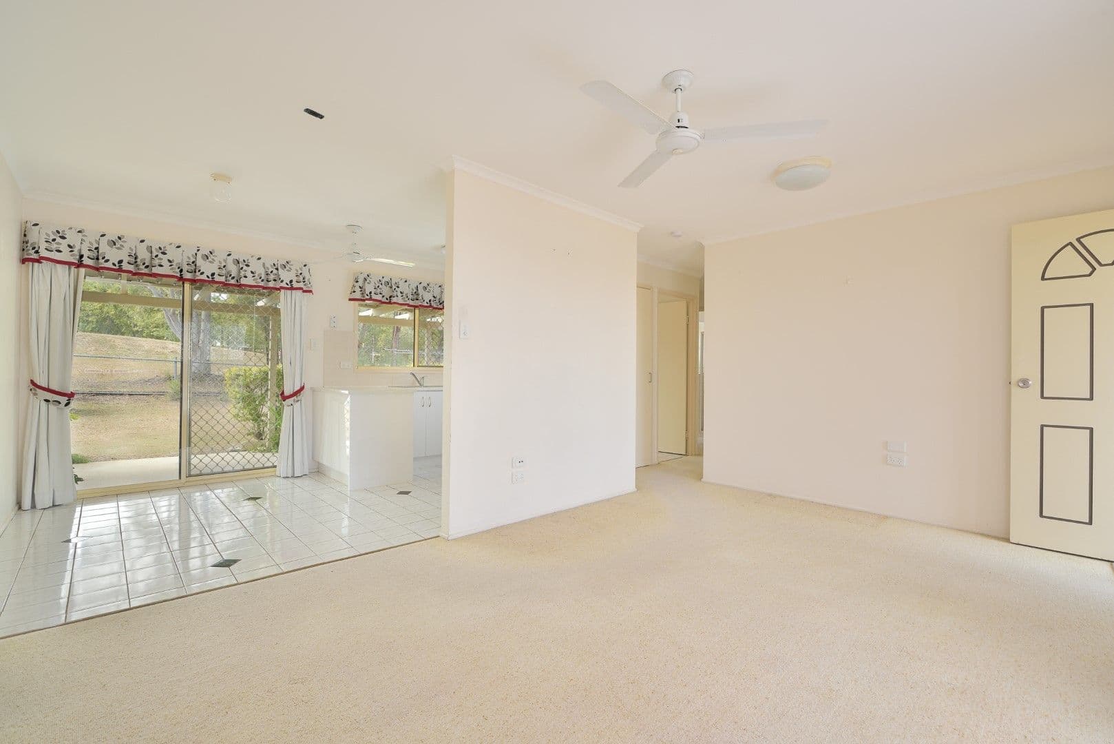 49 Latrobe Street, Tannum Sands QLD 4680, Tannum Sands - Thumbnail 5